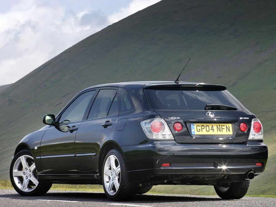  Lexus IS300 SportCross 2001 года  (UK) (фото 3 из 6)